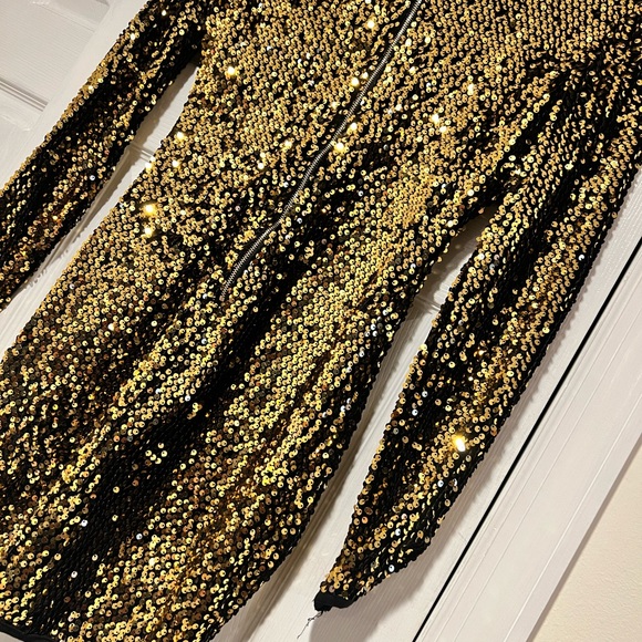 Gold sequin mini dress - Picture 3 of 6